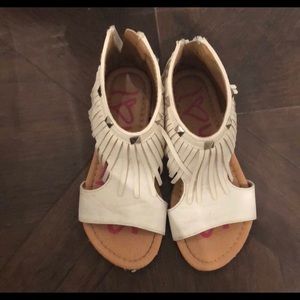 Girls white fringe stud sandals!